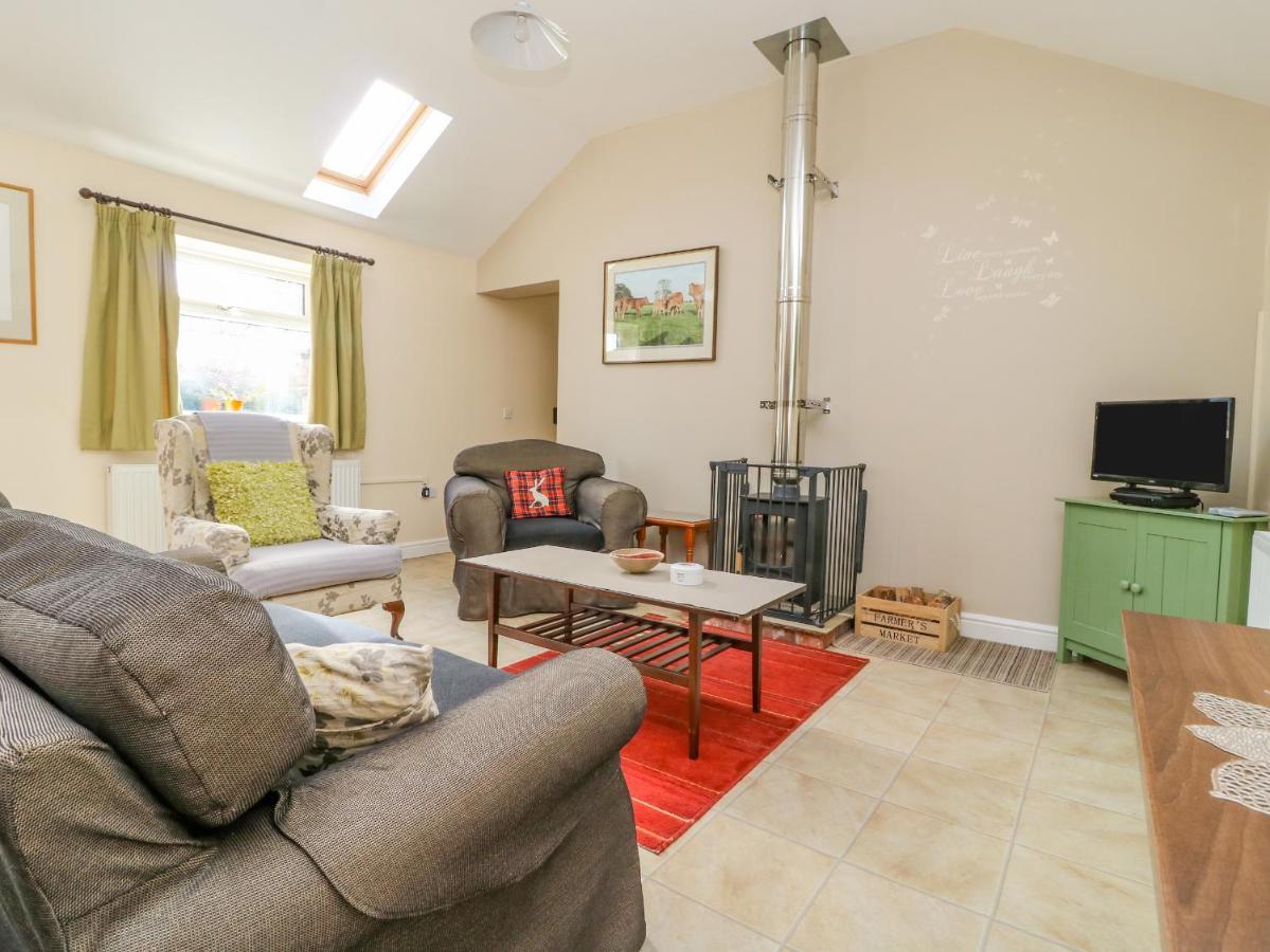 1 Pines Farm Cottages Ulleskelf Экстерьер фото